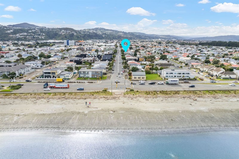 28 Cuba Street, Petone, Lower Hutt - Carousel 22