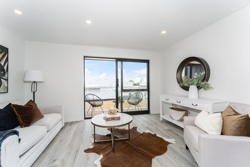 2/51 Court Crescent, Panmure, Auckland - Carousel 2