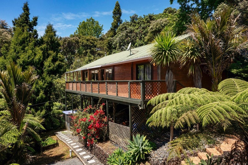 716 West Coast Road, Oratia, Auckland - Carousel 1