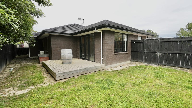 21B Shamrock Street, Takaro, Palmerston North - Carousel 12