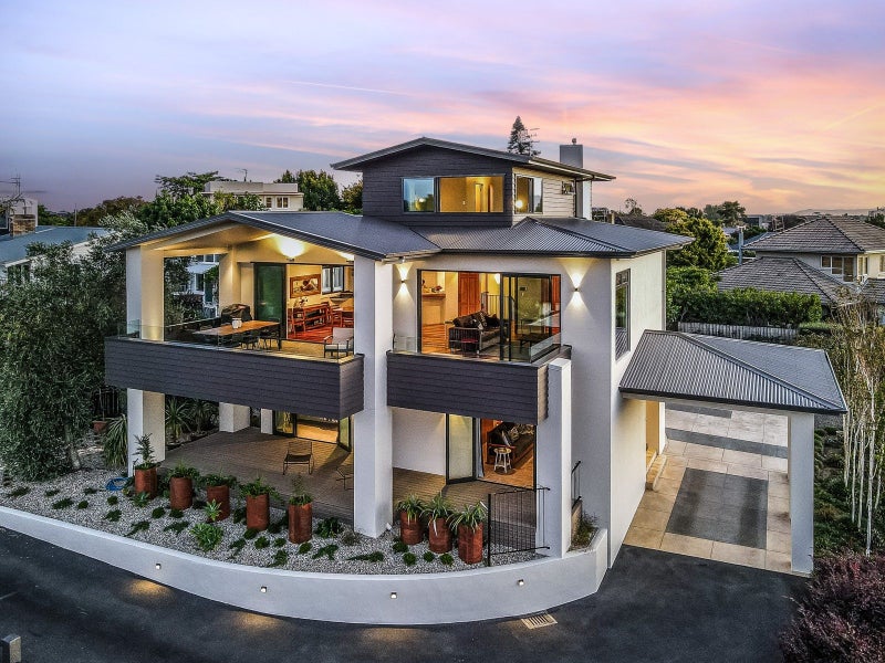 145 Lake Crescent, Hamilton Lake, Hamilton - Carousel 2