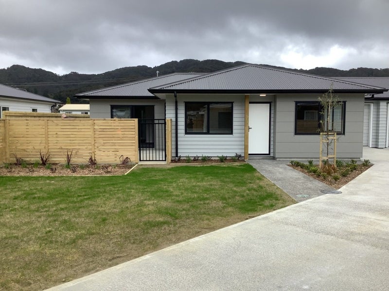 35 Grovedale Square, Wainuiomata, Lower Hutt - Carousel 1