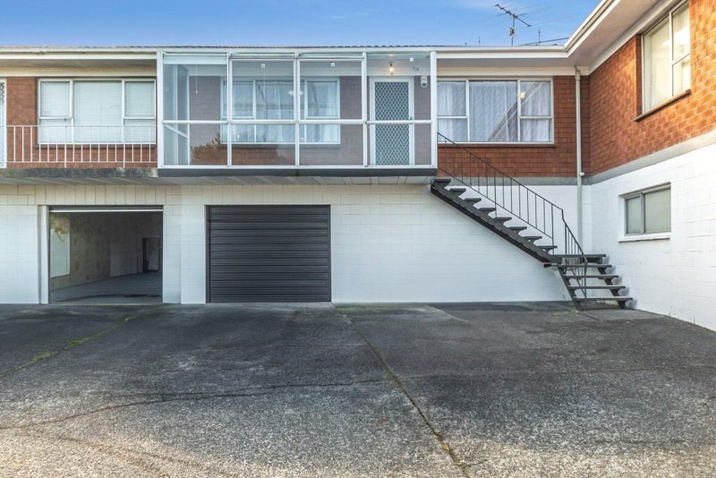 3/29 Hayr Road, Three Kings, Auckland - Carousel 1