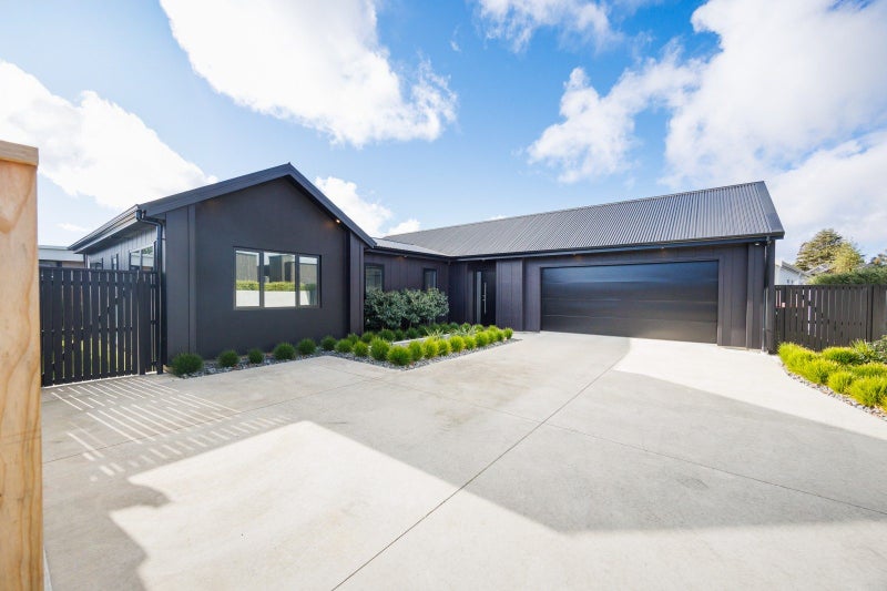 58 Kanuka Drive, Hokowhitu, Palmerston North - Carousel 1