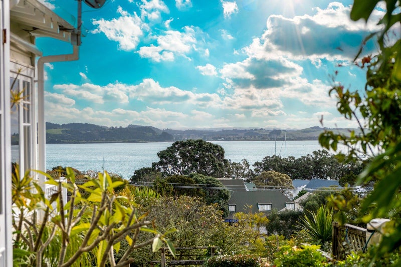 9 Robertson Street, Russell, Russell - Carousel 22