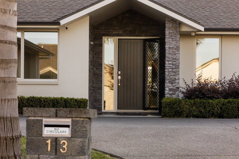 13 Michael Terrence Place, Flagstaff, Hamilton - Carousel 1