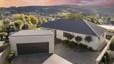 140 Lynn Street, Wakari, Dunedin - Carousel 1