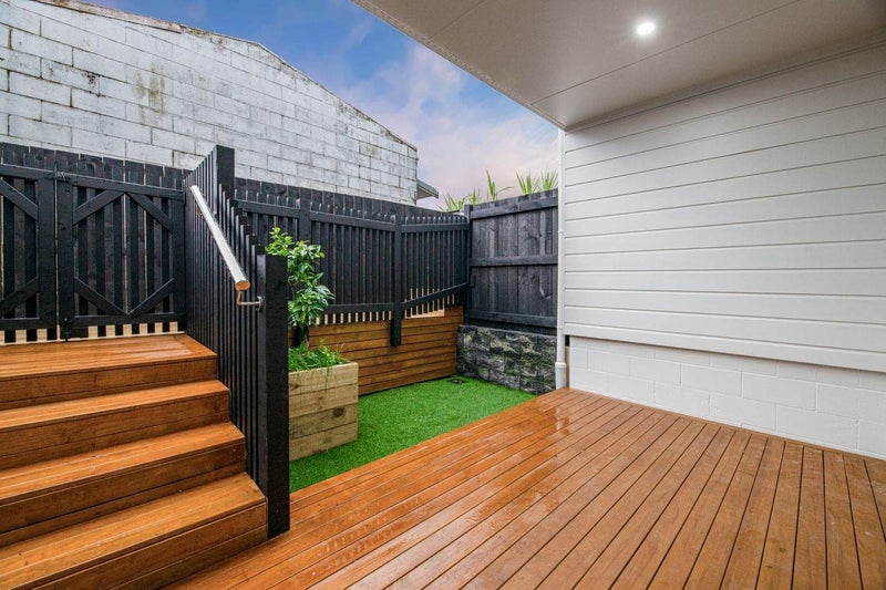 4/29 Tudor Road, Henderson, Auckland - Carousel 15