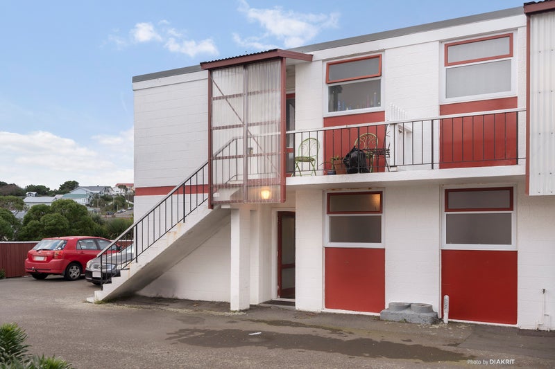 5/255 Coutts Street, Rongotai, Wellington - Carousel 1