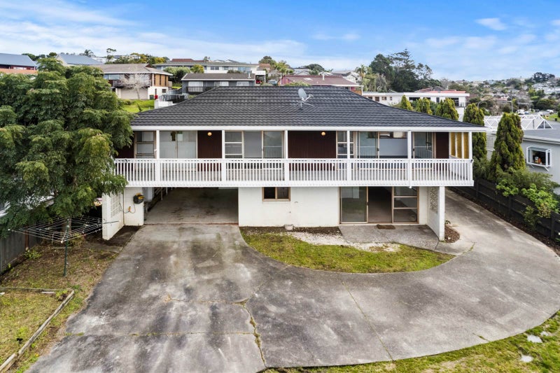 19 Stapleford Crescent, Browns Bay, Auckland - Carousel 2