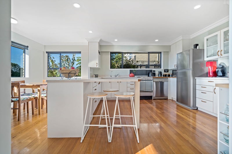 11 St Ives Grove, Whalers Gate, New Plymouth - Carousel 1