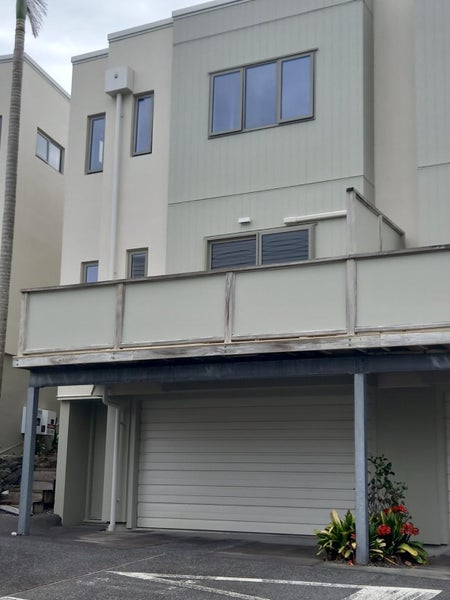 2/21 Hunters Park Drive, Three Kings, Auckland - Carousel 13