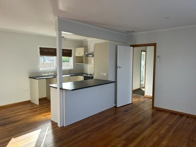 12 Larnach Street, St Andrews, Hamilton - Carousel 2