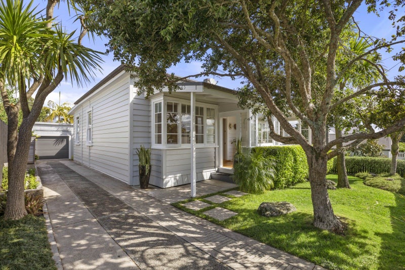 37 Abbotsford Terrace, Devonport, Auckland - Carousel 2