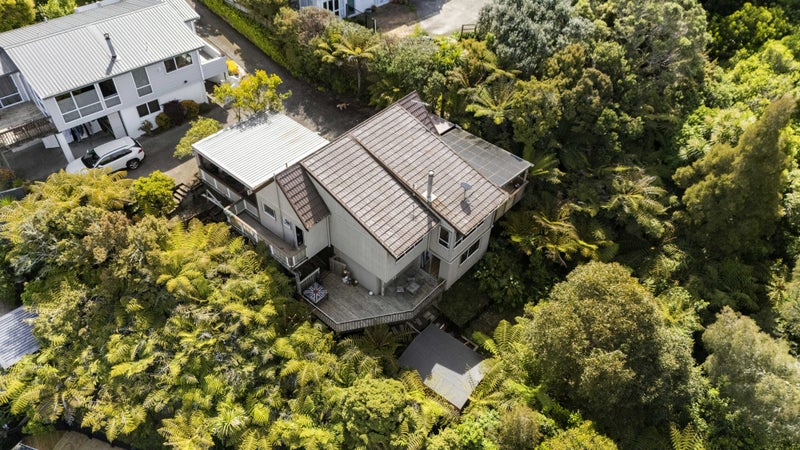 2/10 Barker Rise, Northcross, Auckland - Carousel 2