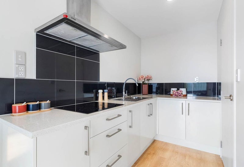 33 Springside DRive, Flat Bush, Auckland - Carousel 2