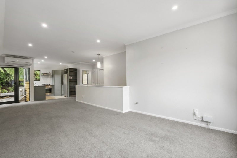 41 Futuna Close, Karori, Wellington - Carousel 2