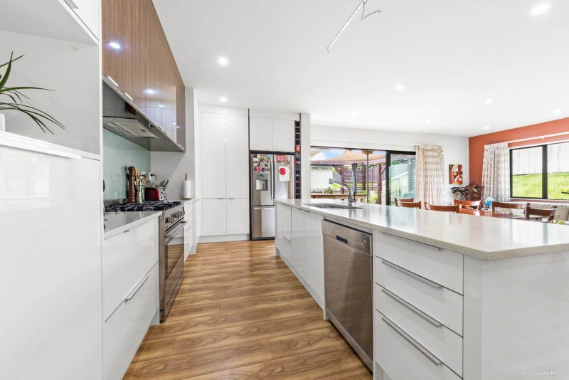 17 Remana Crescent, Huapai, Kumeu - Carousel 1