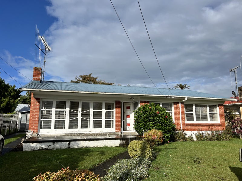 26 Liston Crescent, Hillcrest, Hamilton - Carousel 1