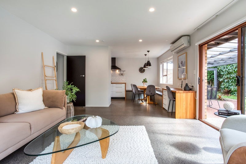 2/83 Owairaka Avenue, Owairaka, Auckland - Carousel 2