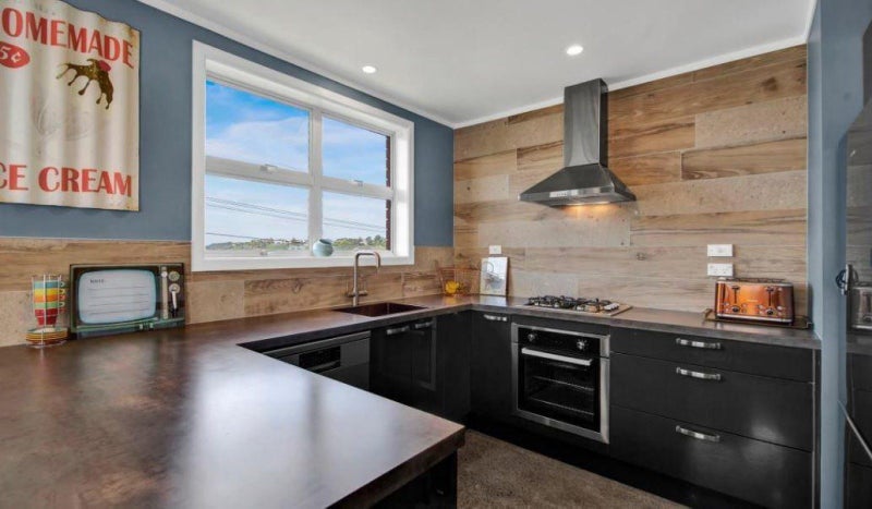 2/58 Paynters Avenue, Strandon, New Plymouth - Carousel 1