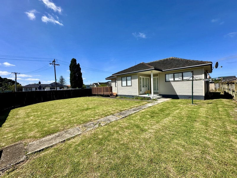 16 George Street, Mangere East, Auckland - Carousel 1