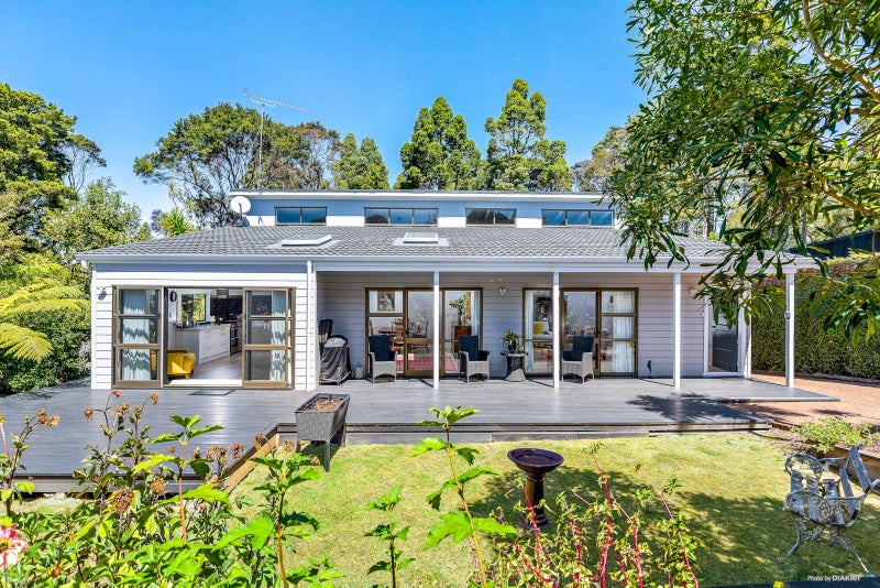 8 Raymond Terrace, Northcote, Auckland - Carousel 2