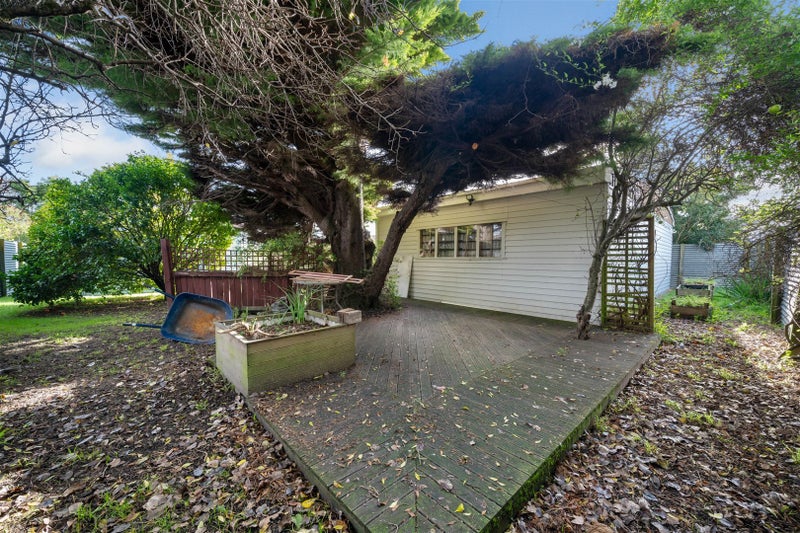 23 Amberley Avenue, Westbrook, Palmerston North - Carousel 19