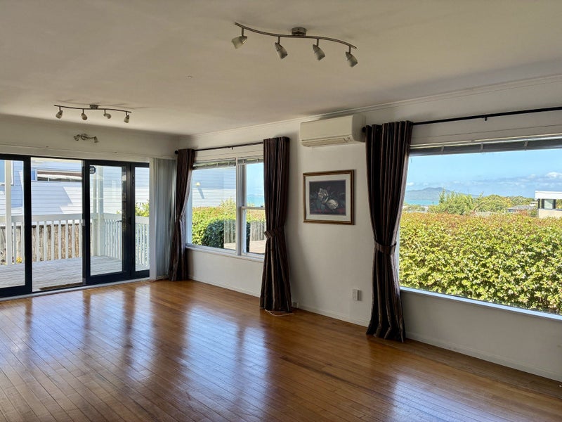 1A Aberdeen Road, Castor Bay, Auckland - Carousel 1