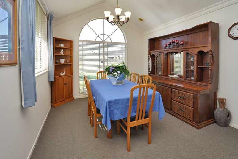 25 Huntington Drive, Huntington, Hamilton - Carousel 2