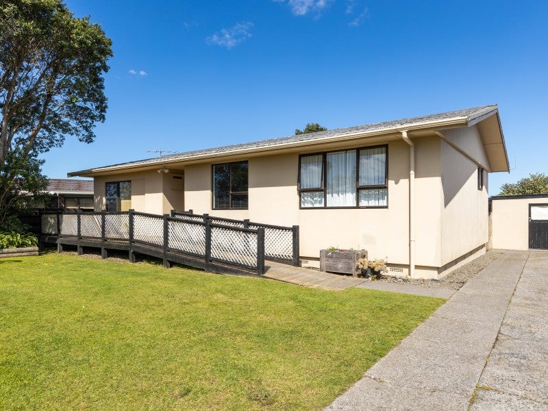 34 Trelawney Crescent, Westown, New Plymouth - Carousel 1