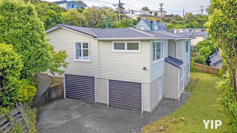 115 Ruskin Road, Newlands, Wellington - Carousel 1
