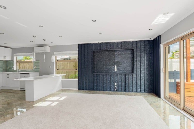 385A Blockhouse Bay Road, Blockhouse Bay, Auckland - Carousel 1