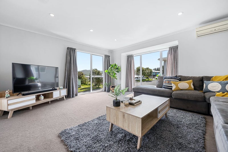 16 Kaitangata Crescent, Kelson, Lower Hutt - Carousel 2