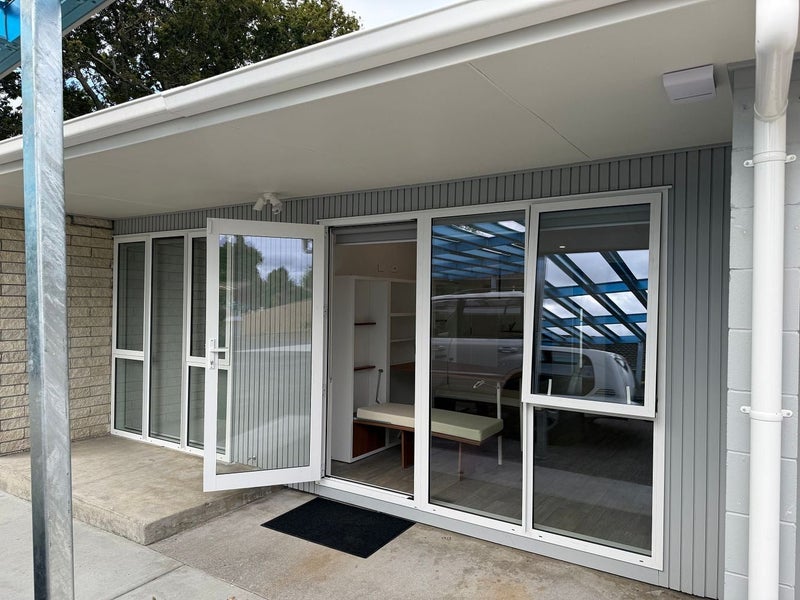 2/7 Tulloch Place, Conifer Grove, Takanini - Carousel 2