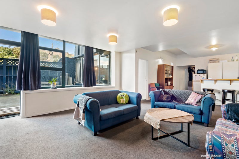 16/246 Taranaki Street, Mount Cook, Wellington - Carousel 1