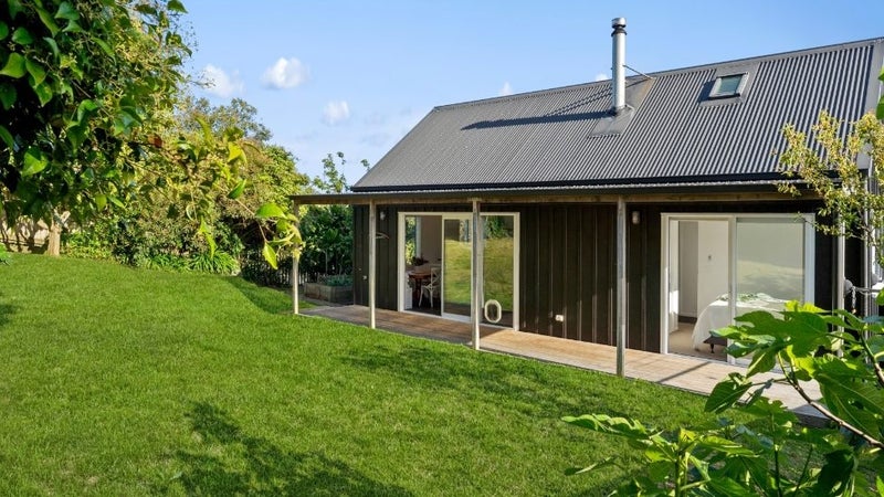 5A Marjorie Lane, Papamoa Beach, Papamoa - Carousel 1