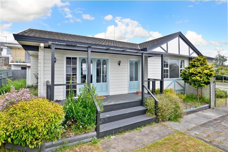 36A Gilbass Avenue, Hamilton Lake, Hamilton - Carousel 1