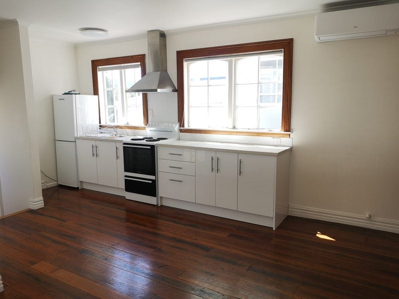 132 Brougham Street, Mount Victoria, Wellington - Carousel 2