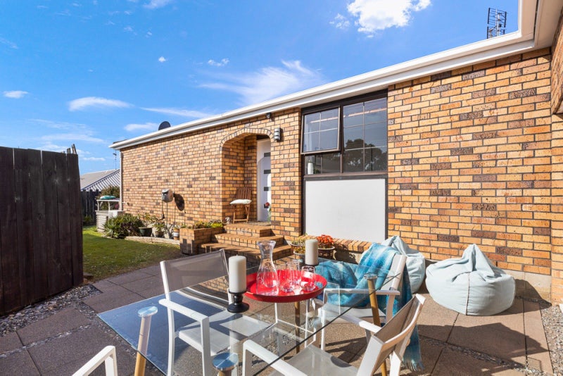 2/6 Lucy Foster Lane, Red Beach, Whangaparāoa - Carousel 2