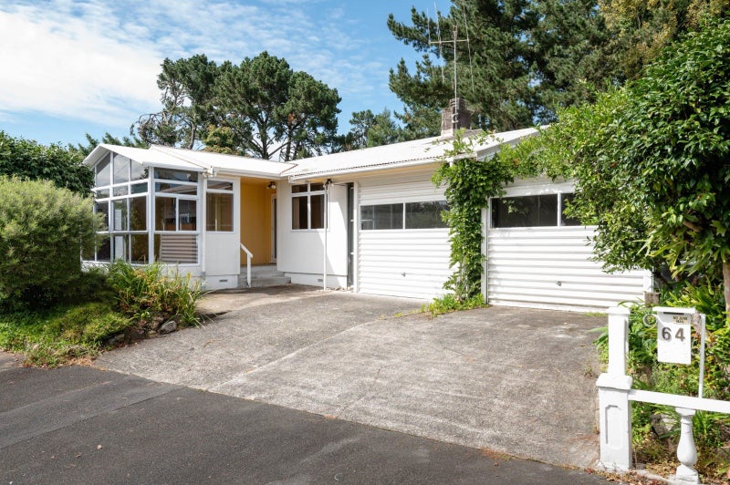 64 Berkley Avenue, Hillcrest, Hamilton - Carousel 1