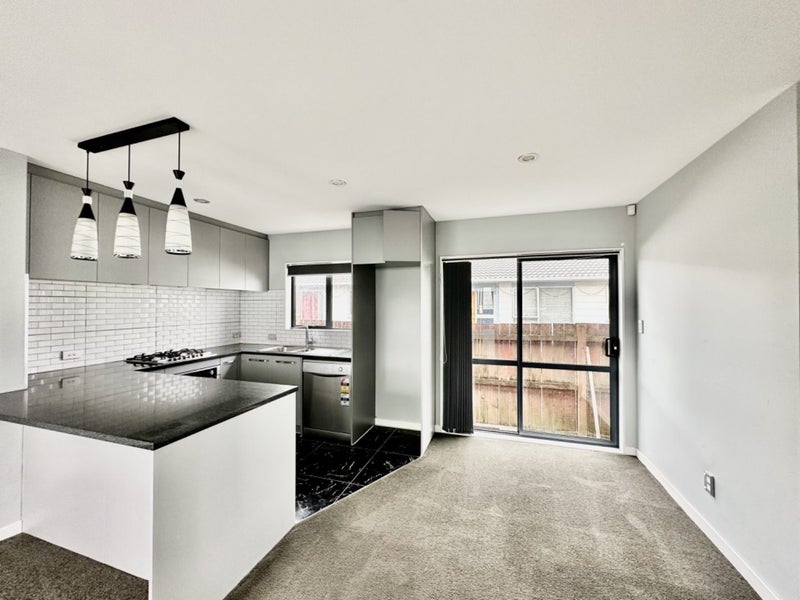 50 Te Irirangi Drive, Clover Park, Auckland - Carousel 2