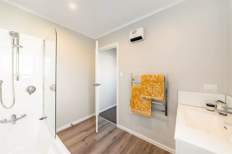 7A Eastview Grove, Normandale, Lower Hutt - Carousel 20