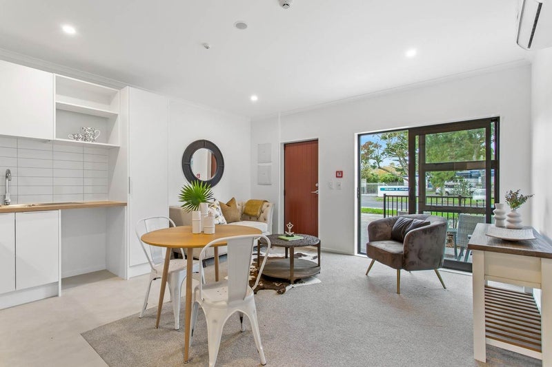 3/20 Bader Drive, Mangere, Auckland - Carousel 2