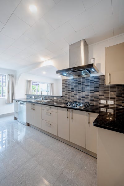 1/21 Robert Allan Way, Pakuranga Heights, Auckland - Carousel 28