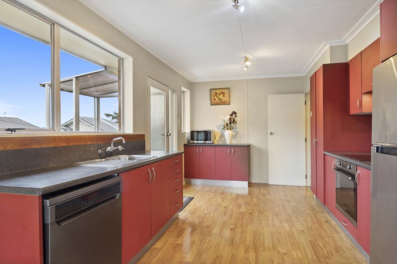 2 Tainui Road, Musselburgh, Dunedin - Carousel 2