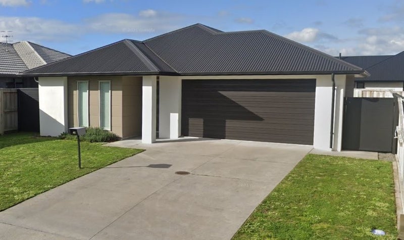 41 Kahuparere Crescent, Pyes Pa, Tauranga - Carousel 1
