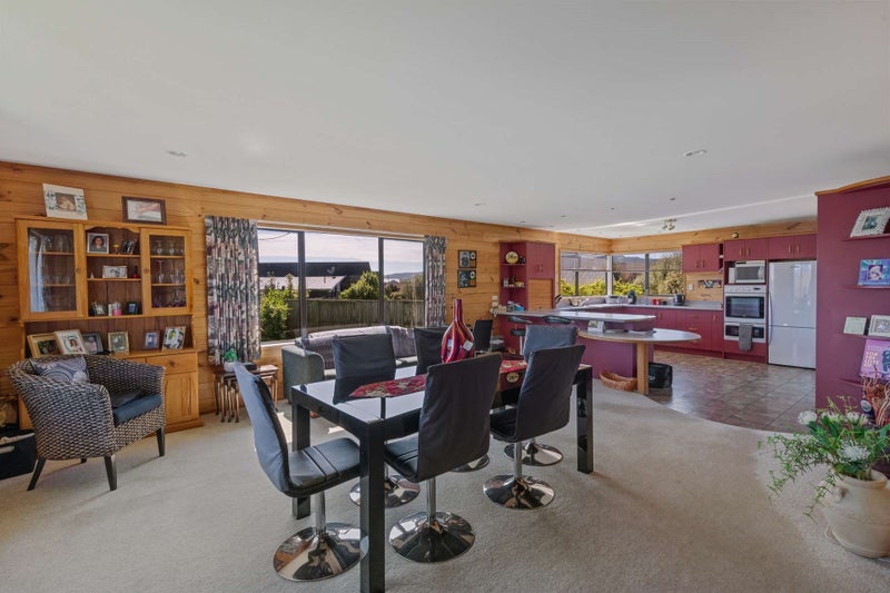 10 Bradley Place, Lynmore, Rotorua - Carousel 1