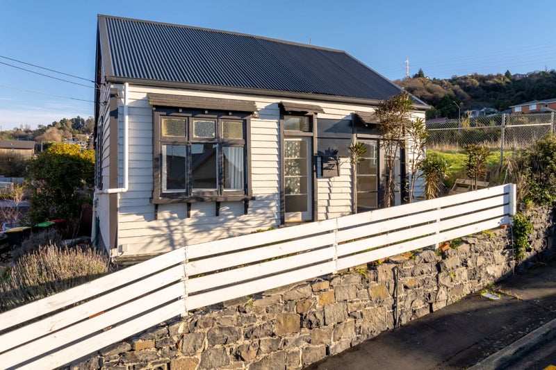 7 Laing Street, Caversham, Dunedin - Carousel 1