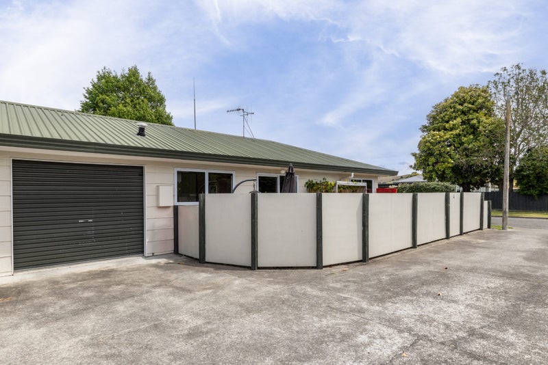 1/84 KING ST, TARADALE, NAPIER - Carousel 20